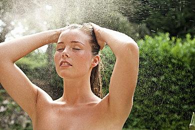 《生化危机4》高清画质MOD对比PC原版效果演示